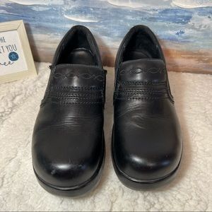 Ariat Expert Safety Oil resistantClog Composite Toe, woman’s size 9.5 black
